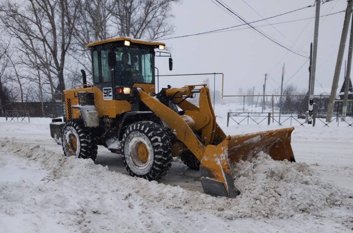 В Ульяновской области региональные трассы расчищают от снега порядка 300 единиц спецтехники